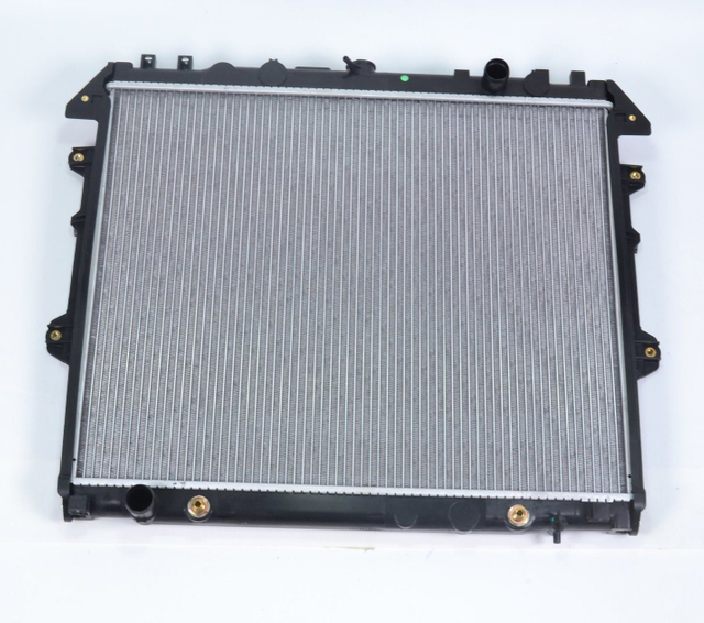 2022 Special Offers Auto Radiator for Toyota Hilux Vigo 04- at OEM: 16400-0p060/0p040/16400-Oc200/Oc220/Oc180
