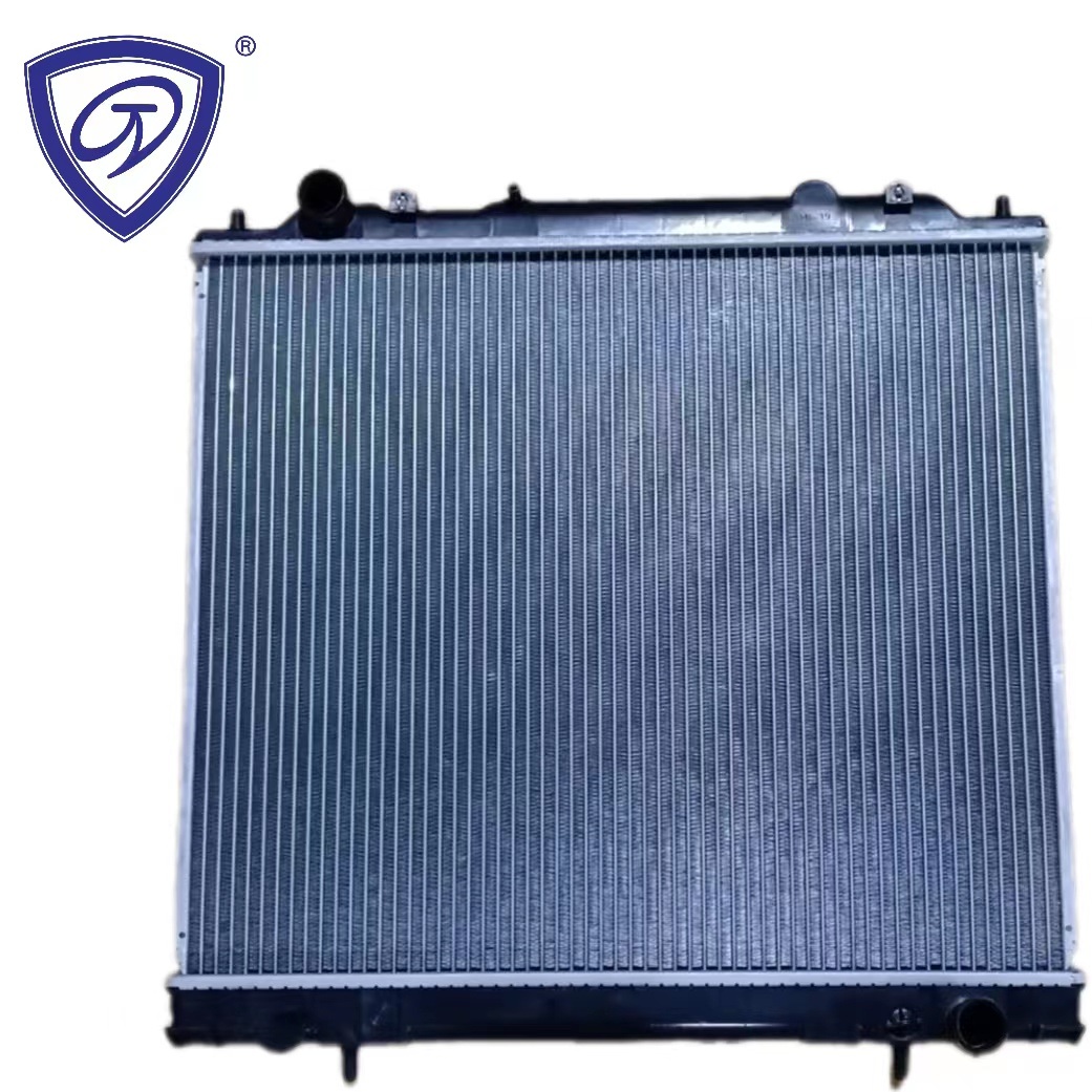 High Quality Aluminum Auto Parts Radiator Wholesale Mitsubishi L400 /Space Gear′ 94- Mt