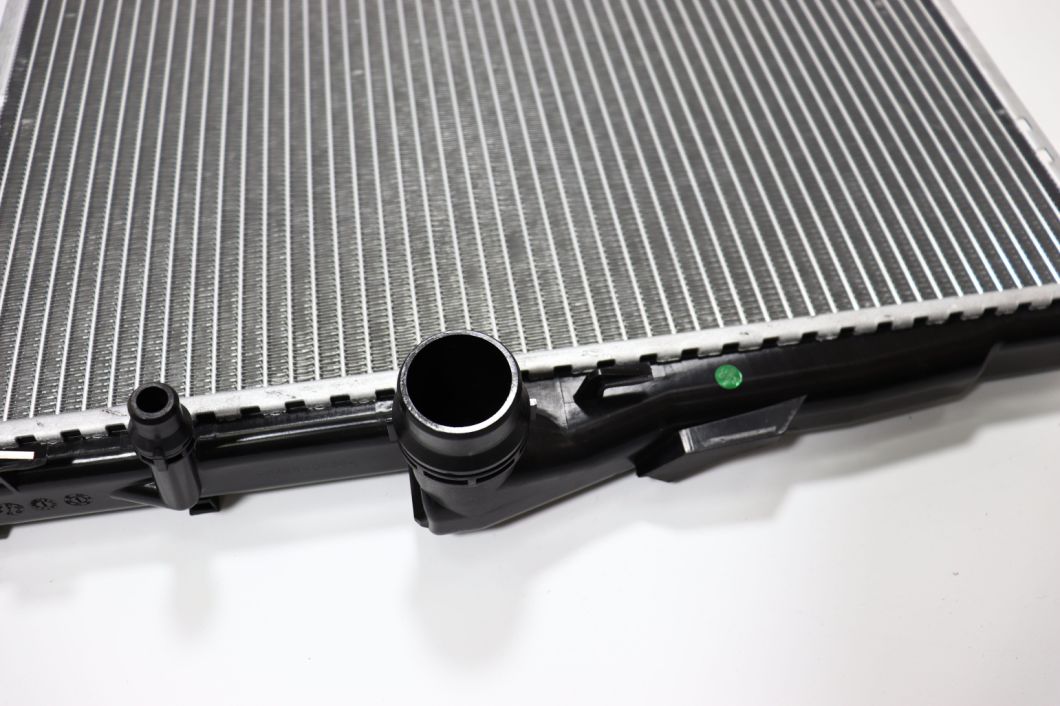 Auto Parts Aluminum Cooling Radiator for BMW