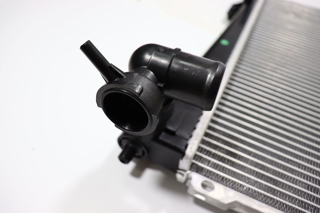 for Hyundai Sonata Auto Parts High Quality Aluminum Radiator Cheap Wholesale