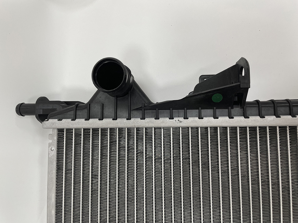 Made in China Aluminum Automotive Cooling System Parts Radiator