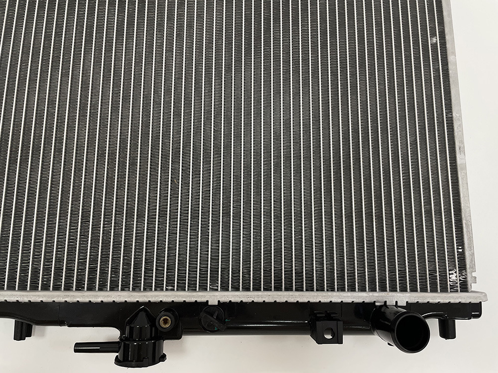 Mazda Automotive Cooling System Aluminum Radiator OEM Bp26-15-200f/B6s7-15-200