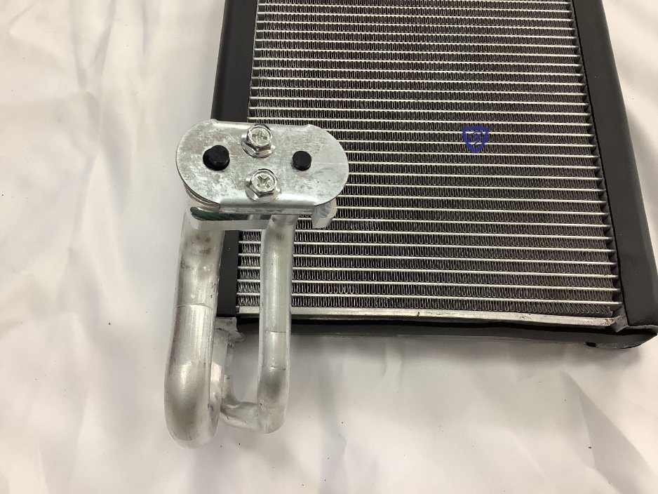 Car Air Conditioner Evaporator Core with Factory Price for Venucia T70