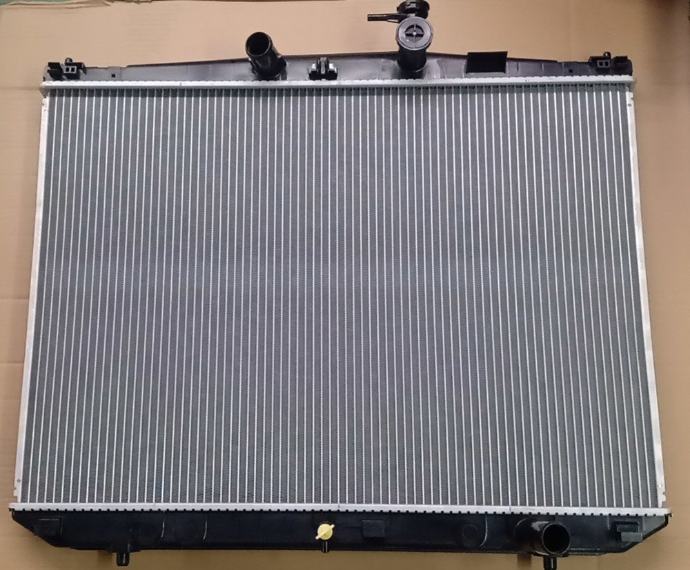 Cooling System Auto Parts Aluminum Radiator for Toyota Highlander 2.0L 14 Mt