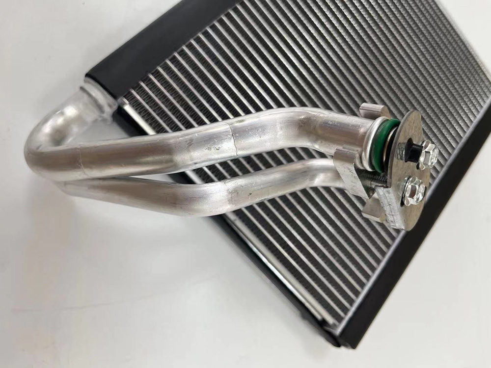 Hot Sale Bluebird/16-Auto Parts Air Conditioning System Aluminum Car Evaporator