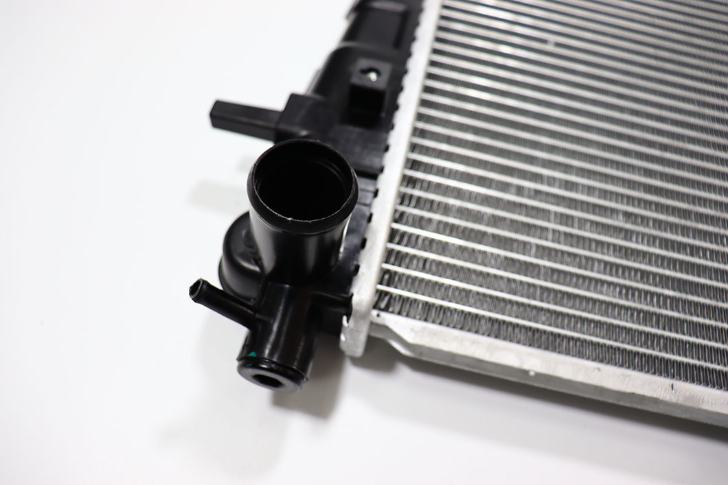 Auto Parts Cooling System Radiator for Hyundai Tucson 04 at