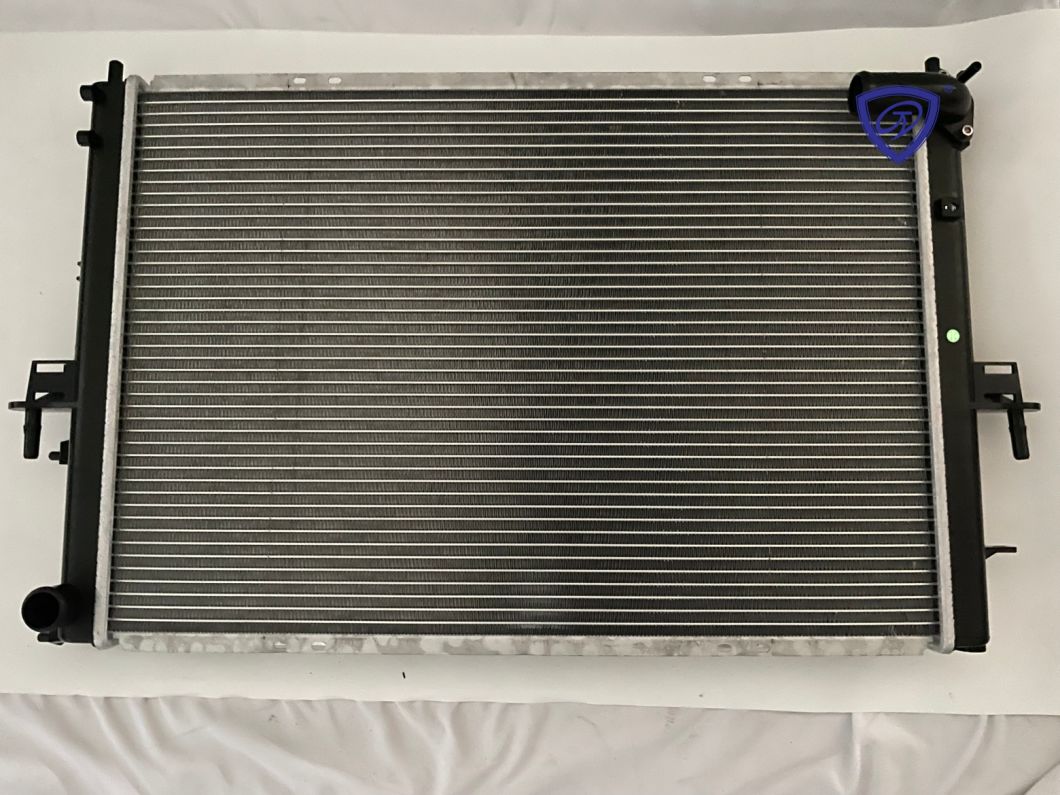 High Quality Car Parts Cooling Radiator for Roewe 750/ ATM