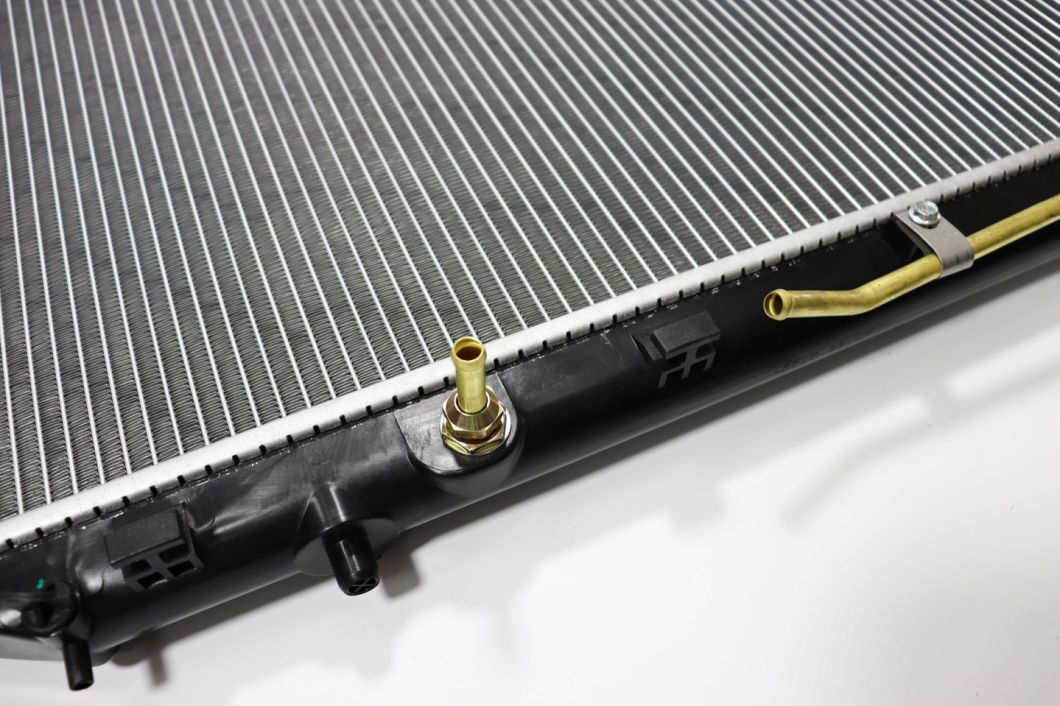 Auto Radiator for Toyota Highlander′ 09 3.5L at OEM: 16041-31540/16400-31550/16410-0p230