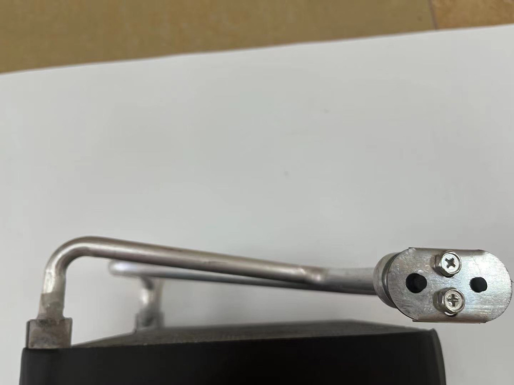 Auto Air Conditioning System Parts Aluminum Evaporator Wholesale OEM 8103010u101010 for JAC Ruiying