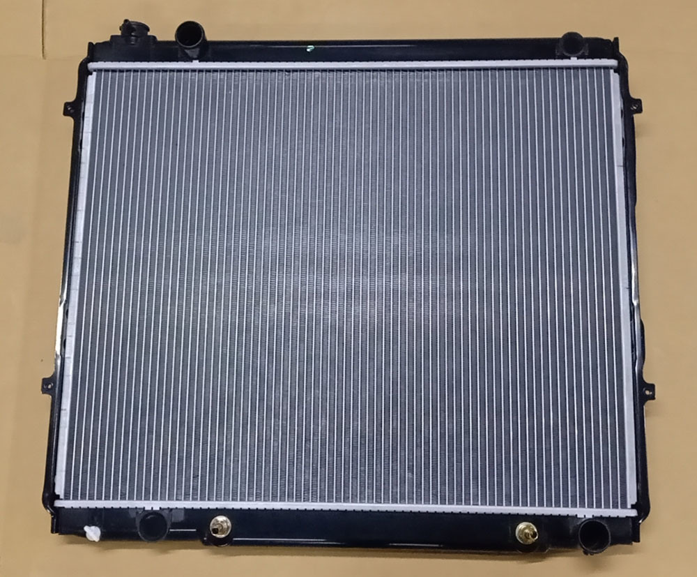 Car Cooling System Water Tank Aluminum Radiator OEM 16400-0f020 for Toyota Tu Ndra 00-06′at