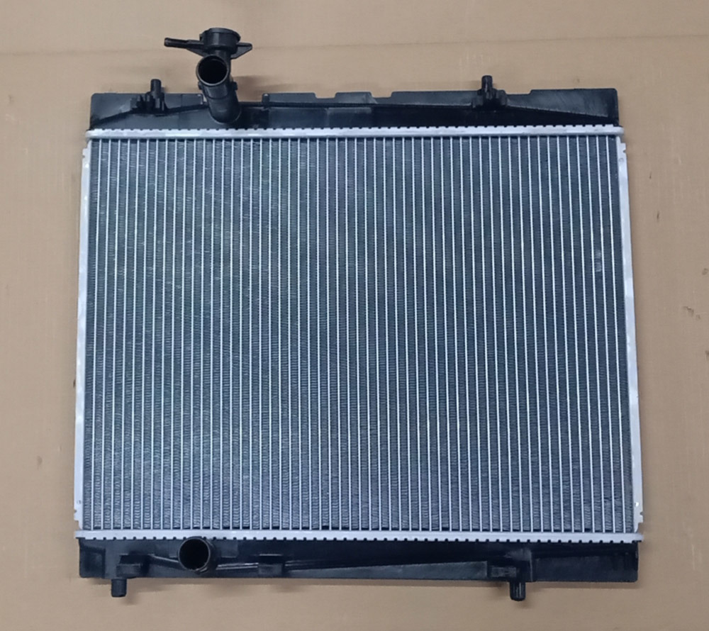 Auto Parts Water Tank Radiator Factory Price Wholesale OEM 16400-0y400 for Yaris 12