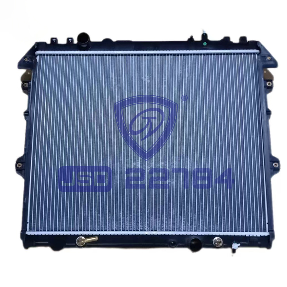 Manufacturer Auto Cooling System Aluminum Parts Water Tank Radiator for Hiace 05-Mt