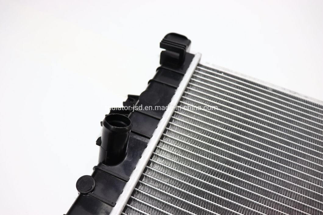 China Best Price Auto Water Cooling Aluminium Car Radiator for Mg Zs 1.5L 17