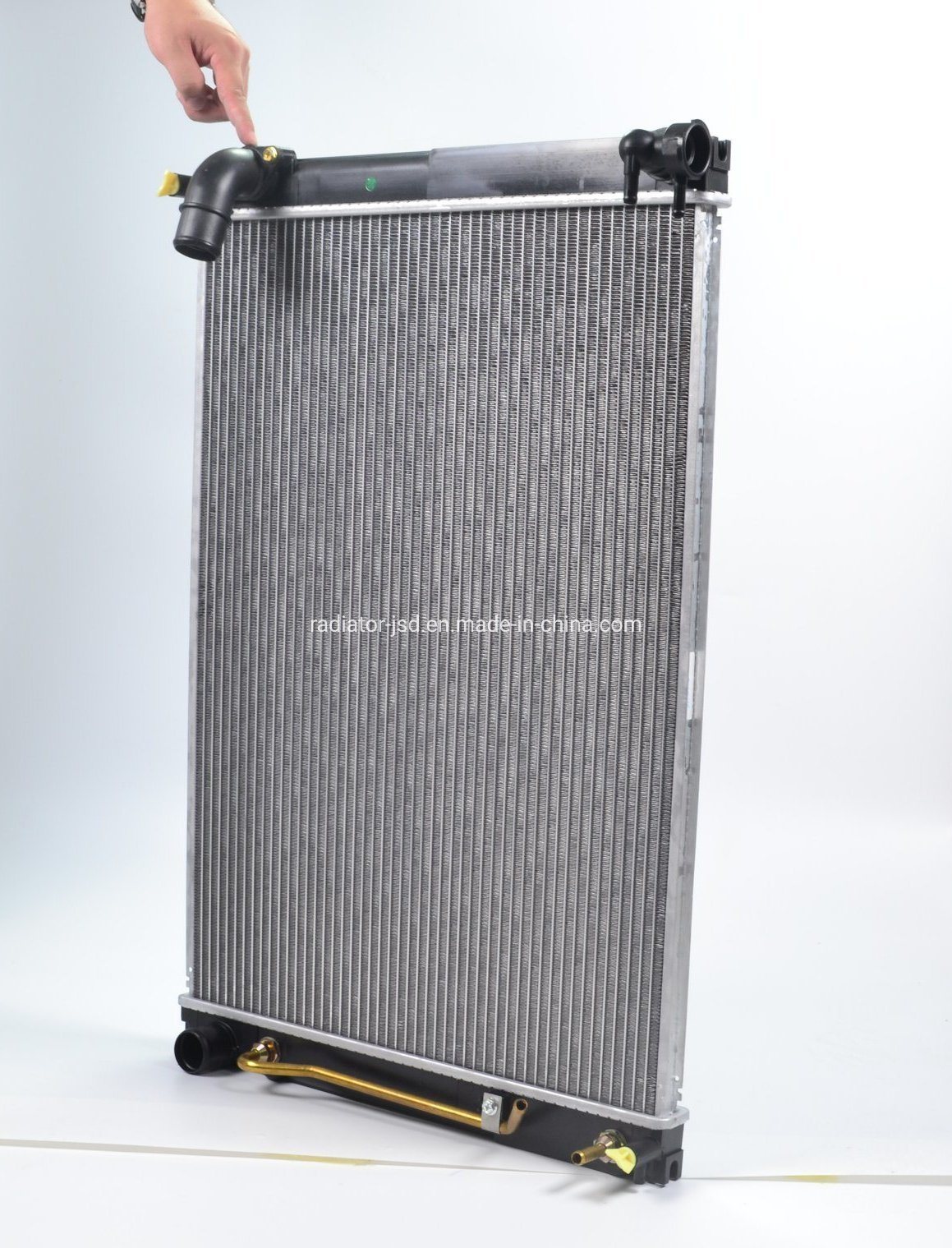 Auto Spare Parts Cooling System Aluminum Radiator for Toyota Sienna 07-10 at OEM 16410-0p160/16041-0p201