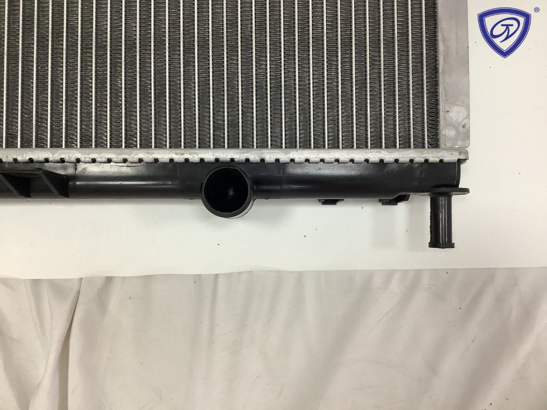 Auto Spare Parts Aluminium Radiator for Mg3 1.3/1.5 2011-2014′ Amt