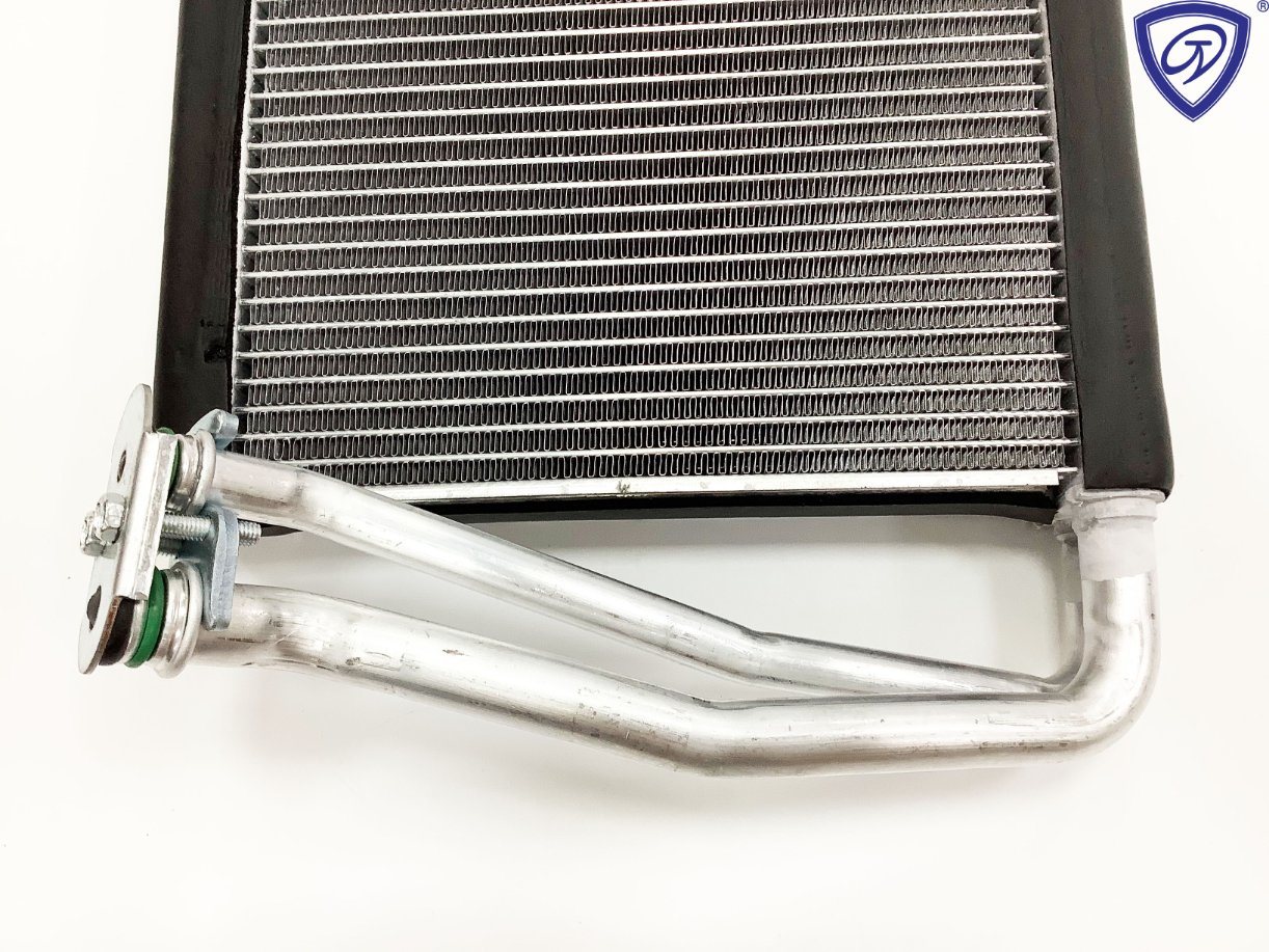 Factory Sell Auto Air Conditioner Evaporator Core for Baojun 730/330 23889979