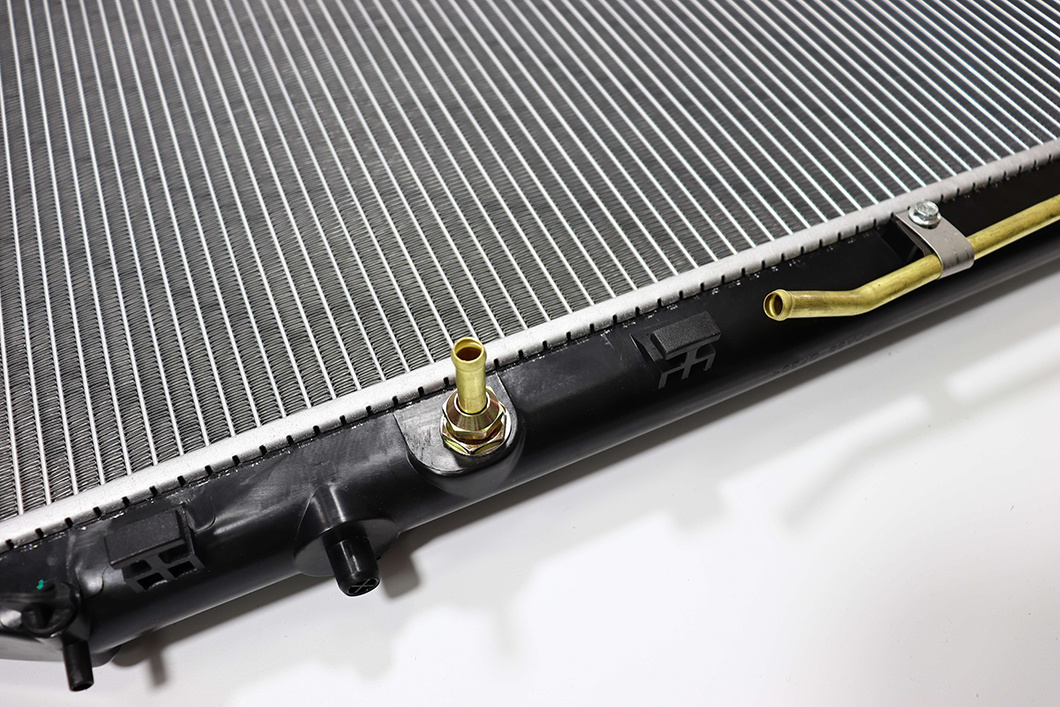 Aluminum Auto Parts Radiator for Toyota Highlander Wholesale OEM 16041-31540