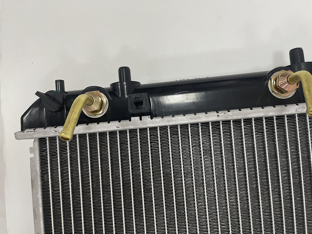 Car Engine Cooling System Accessories Radiator for 12 Camry Charade′ 03 L250/L260 at OEM 16400-B2070