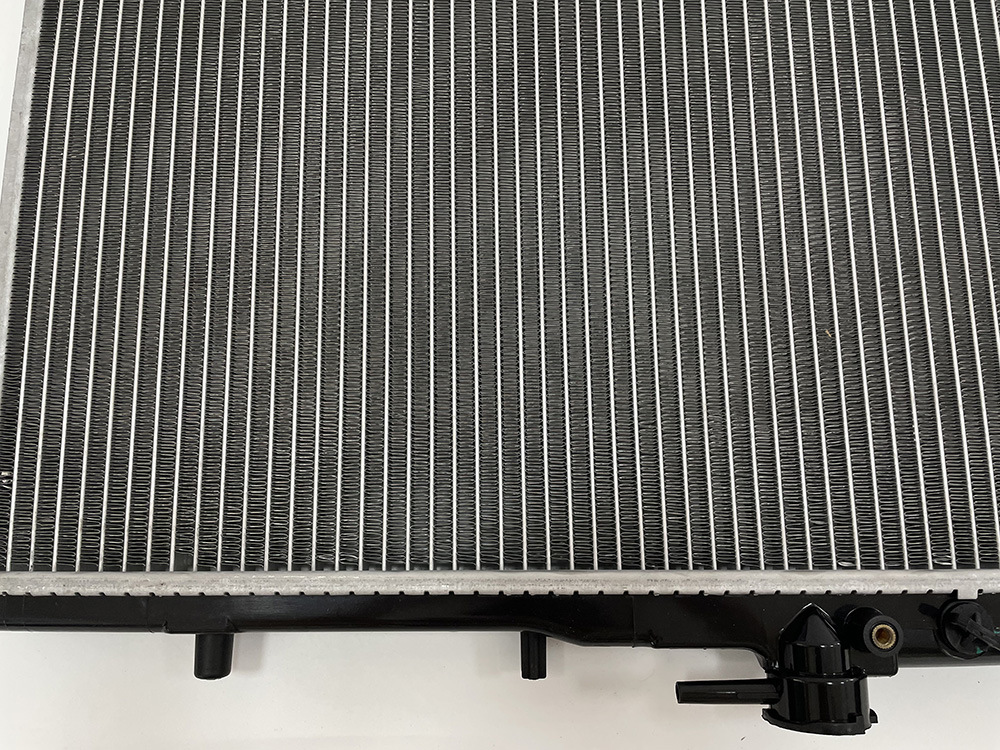 Mazda Automotive Cooling System Aluminum Radiator OEM Bp26-15-200f/B6s7-15-200