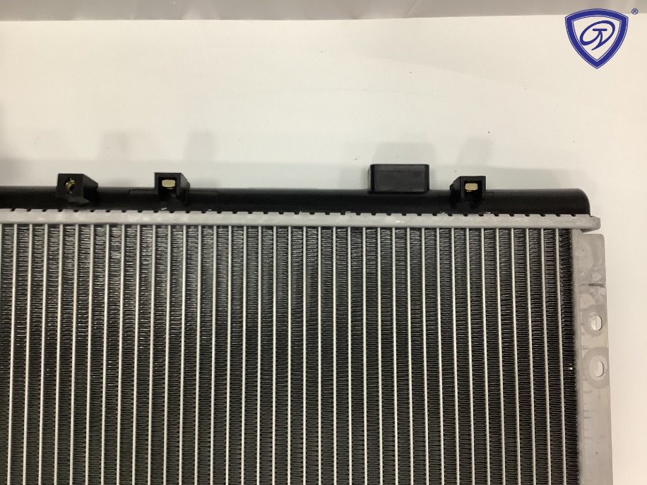 Auto Spare Parts Aluminium Radiator for Mg3 1.3/1.5 2011-2014′ Amt