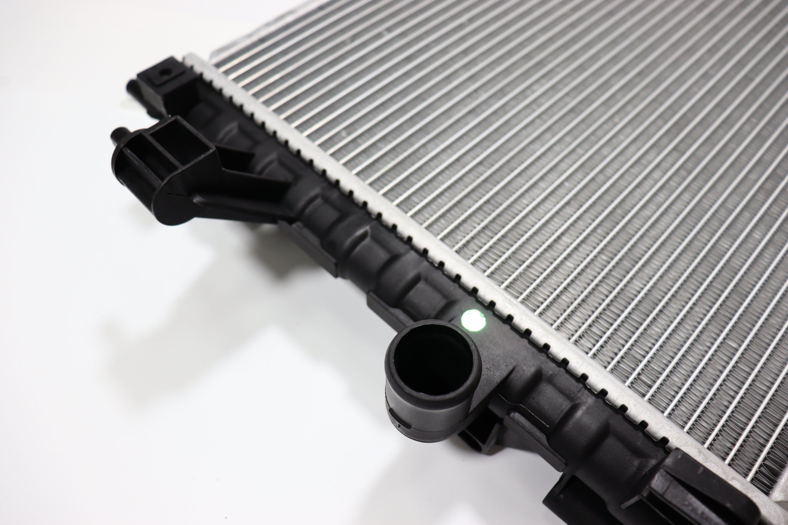 China Suppler Wholesale Price High Performance Aluminum Auto Radiator for Opel Astra G 98-Mt 1300198