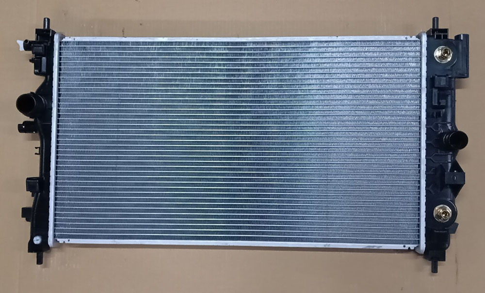 Car Cooling Water Tank Radiator OEM 13311079 for Buck Excelle Xt/Gt 1.6t-at