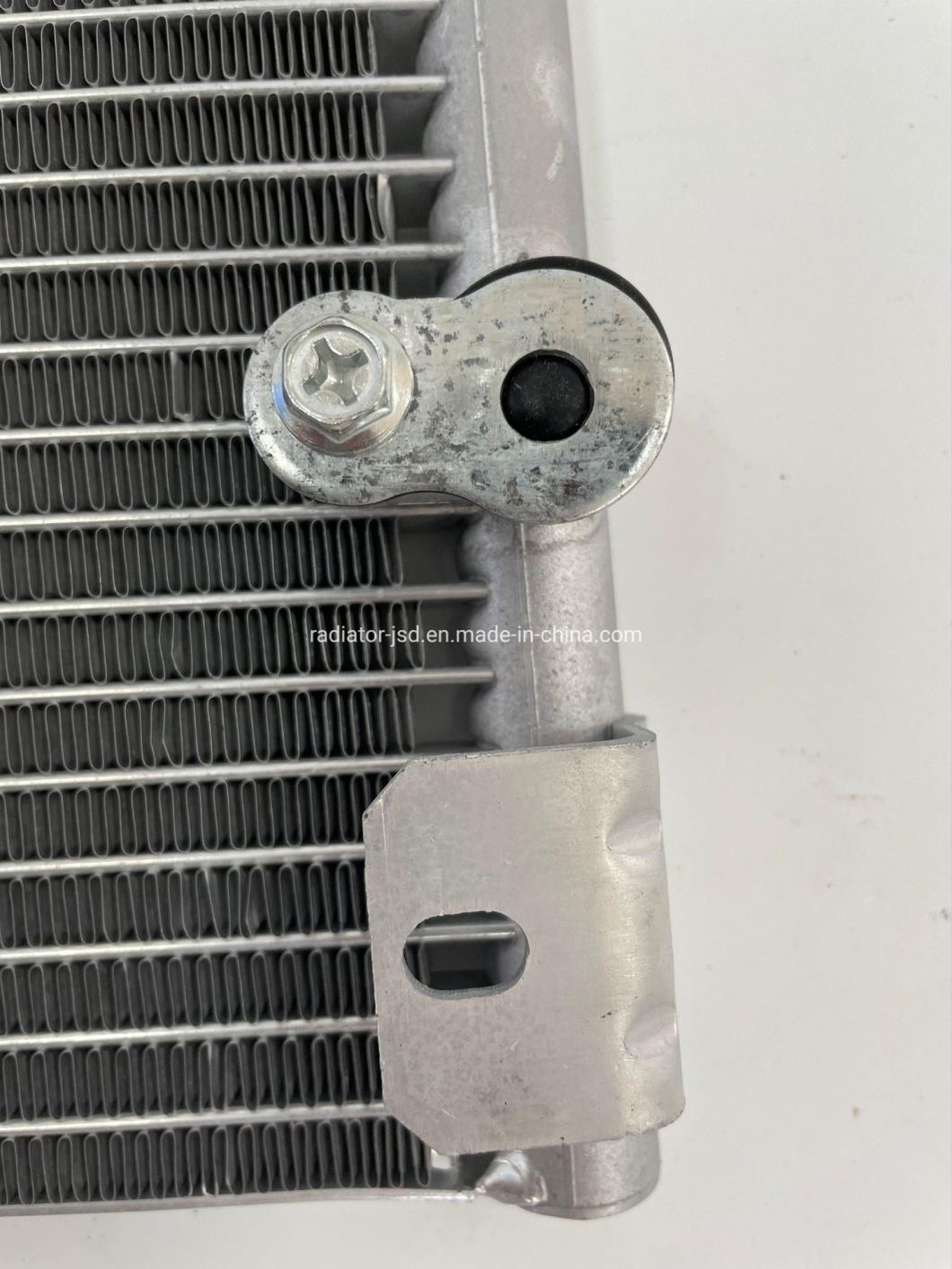 Auto Spare Parts Aluminum Car Condenser for Toyota Luba 3400/Vzj95 OEM: 88460-60250