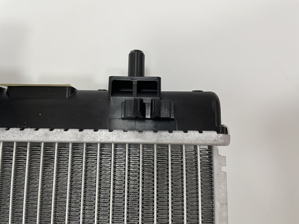 Auto Cooling System Aluminum Parts Radiator for Perodua Bezza 16-Mt