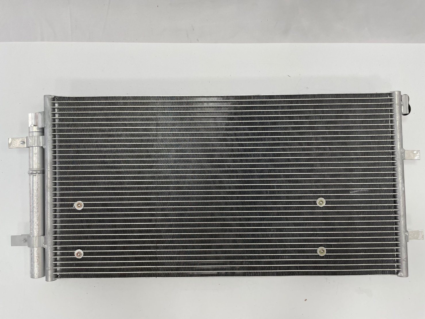 Micro-Channel Parallel Flow Auto Aluminum Condenser Car Air Conditioner Heat Exchanger Condenser for A4l B8 Q5
