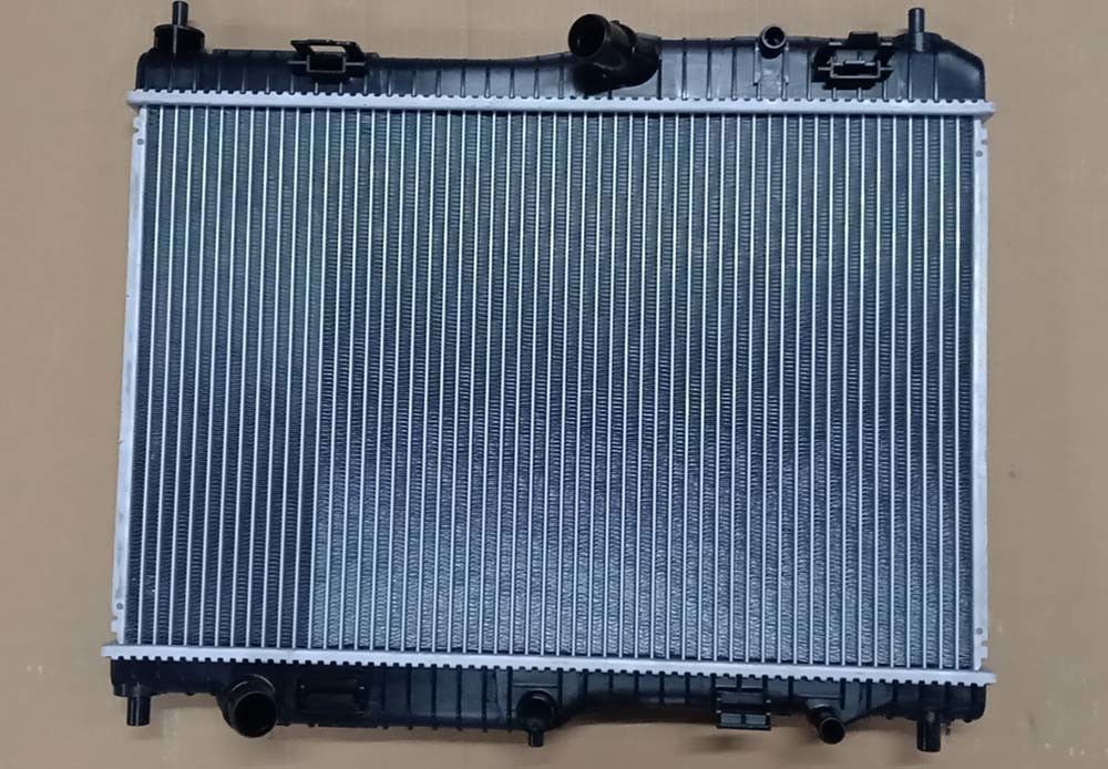 Aluminum Auto Parts Water Tank Radiator OEM 1540332/1566662/1671561/8V518005fa for Ford Fiesta 08-at