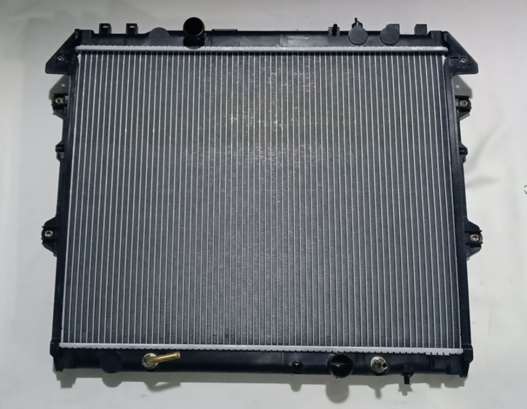 for Toyota Hilux Auto Parts Cooling System Aluminum Water Tank Radiator Innova′04- Diesel at