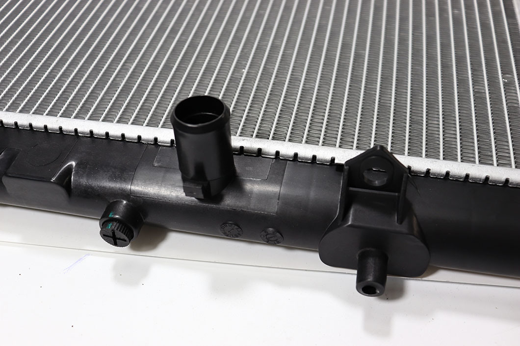 Aluminum Auto Radiator OEM Zl02-15-200 Fs8m-15-200 for Mazda Fml′ 03- at