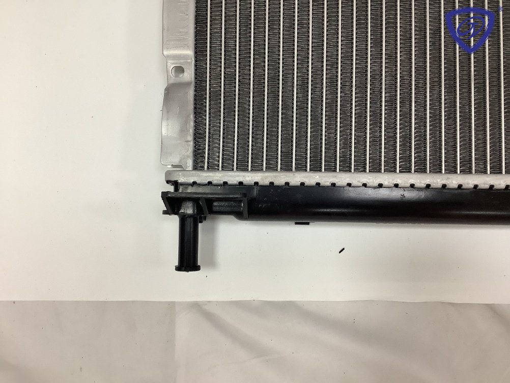 Auto Spare Parts Aluminium Radiator for Mg3 1.3/1.5 2011-2014′ Amt