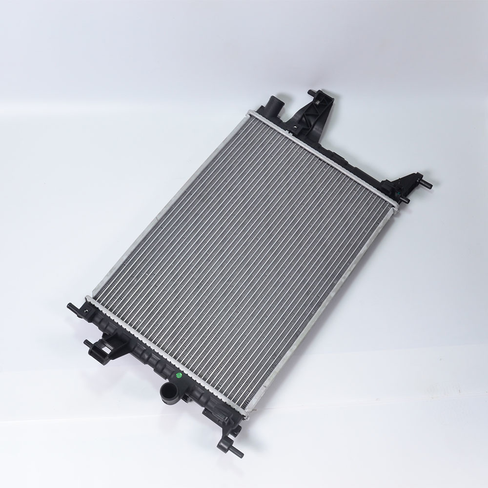 Aluminum Radiator Wholesale OEM 1300237/93382157 for Combo/Corsa C′ 00- Mt