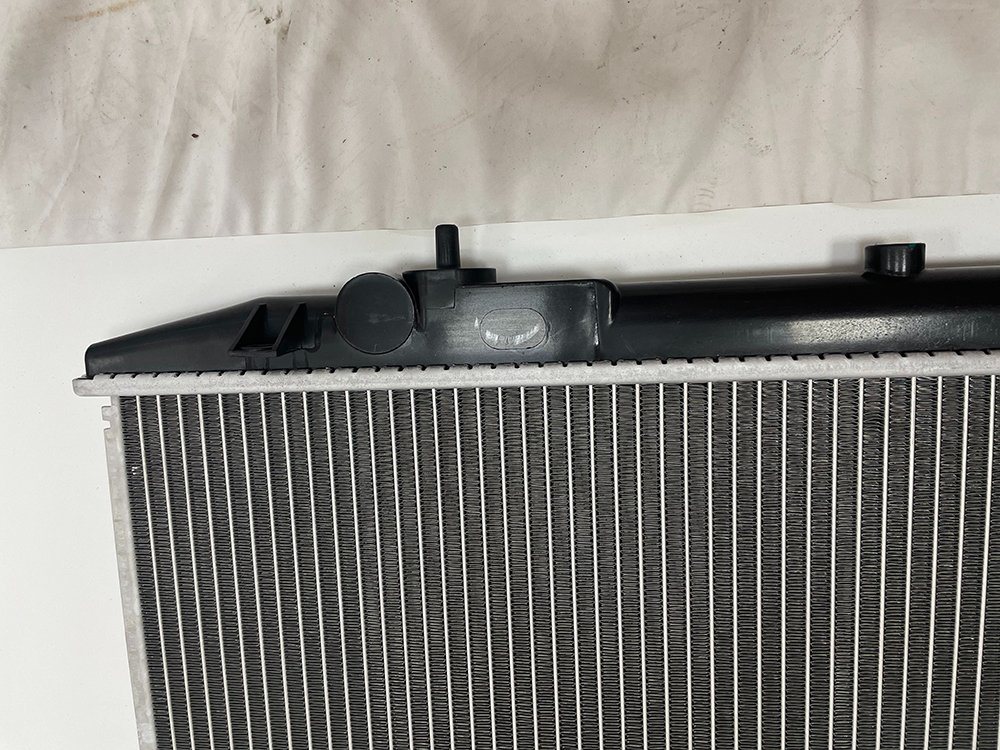 for Nissan Bd22/Td27 Mt Auto Parts Cooling System Radiator OEM 21410-Vk505