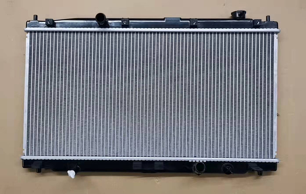 Automotive Cooling Water Tank Radiator OEM19010-Re1-Z01 for Honda Brio MPV′ 12-Mt