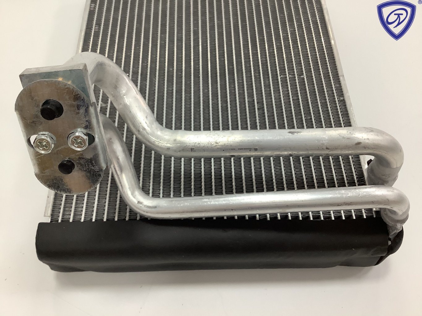 Hot Sell Car Air Conditioner Evaporator Core for Suzuki Swifts 95411d56y20c000