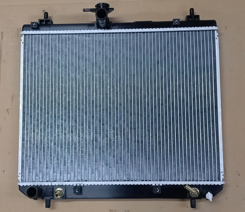 OEM 16410-Bz720 China Wholesale Car Water Tank Radiator for Toyota Avanza 1.5 at 2016