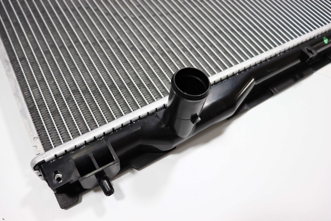 Auto Spare Parts Engine Cooling System Radiator OEM 16400-20260/20270/20320/0A240/16400-0A370 for Toyota Camry 03 - 06 Mcv30 at