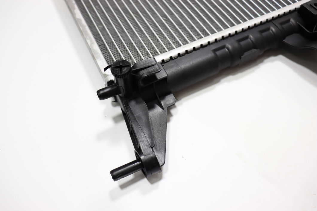 China Suppler Wholesale Price High Performance Aluminum Auto Radiator for Opel Astra G 98-Mt 1300198