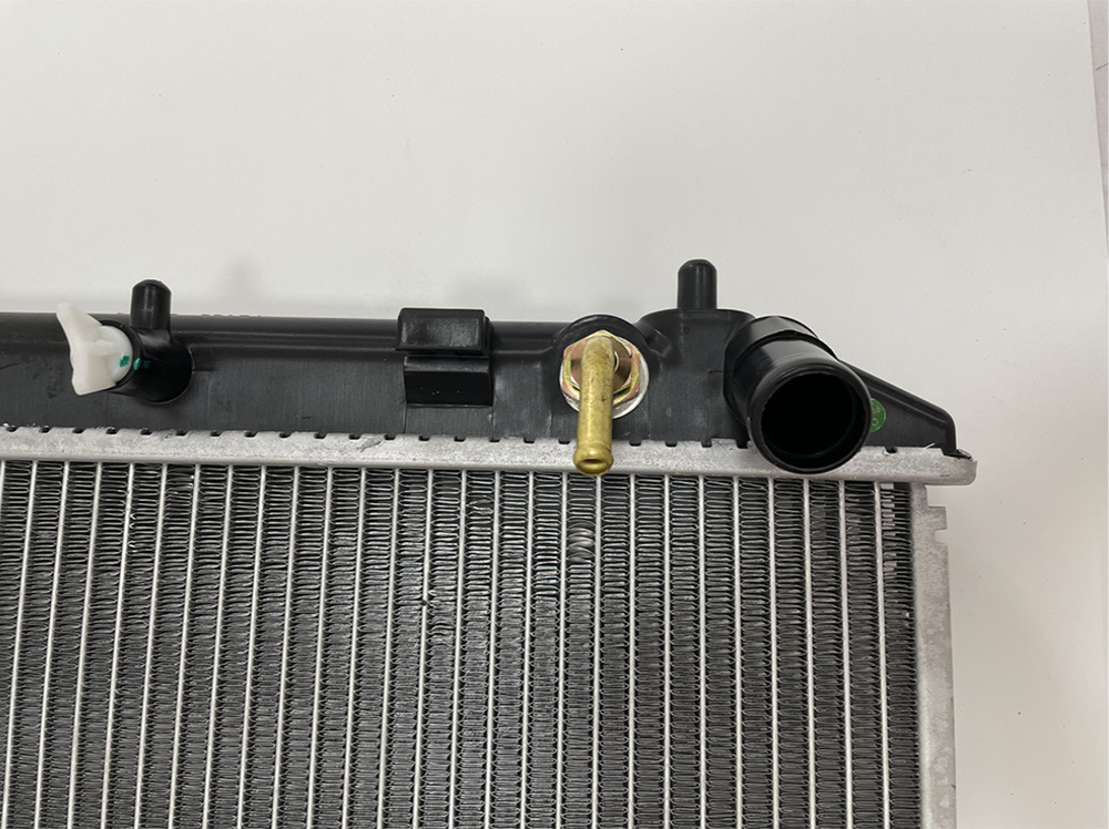 Alza′ 2010- at Car Cooling System Aluminum Parts Radiator Wholesale