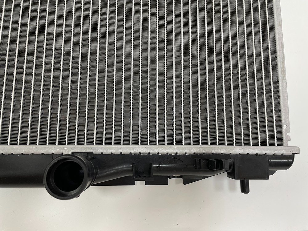 Hot Selling Aluminum Auto Parts Radiator for Camry′ 06 Acv40 at