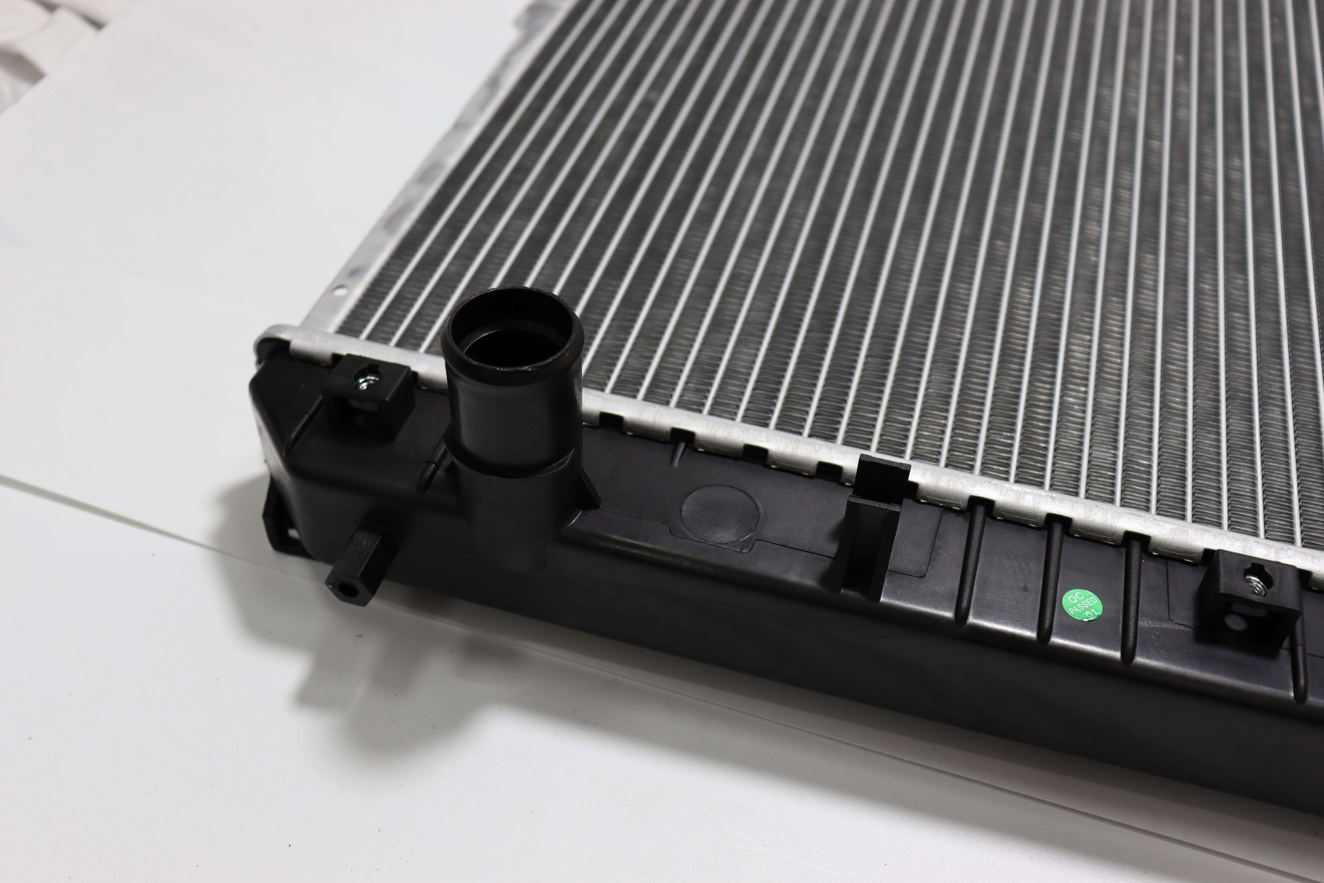 Wholesale Auto Spare Parts Cooler System Car Accessories Radiator Car Parts for Gmc