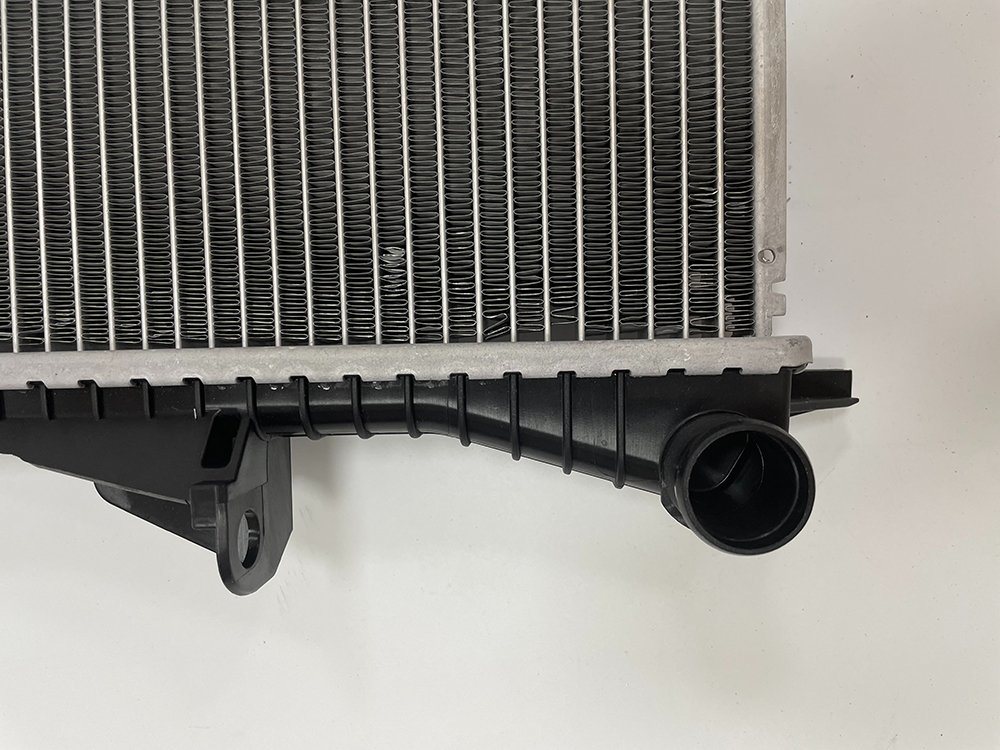 Auto 407/508 Mt Engine Cooling System Aluminum Radiator Wholesale