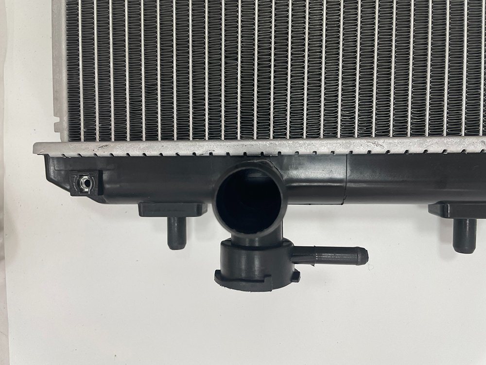 Car Engine Cooling System Accessories Radiator for 12 Camry Charade′ 03 L250/L260 at OEM 16400-B2070