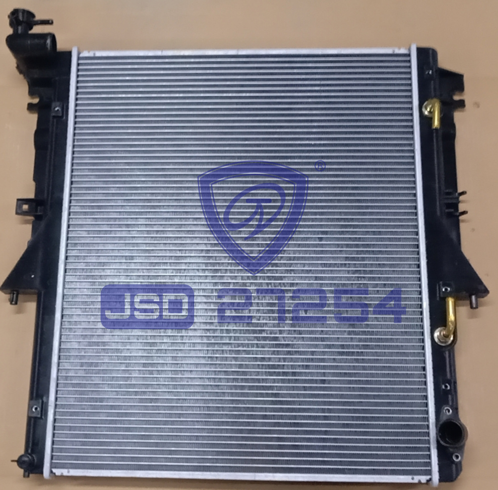 Wholesale Price for Sale High Quality Auto Aluminum Parts Radiator for Mitsubishi 15 Pajero