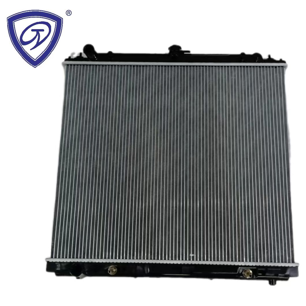 China Manufacturer Wholesale High Quality Auto Aluminum Radiator for Nissan Navara′05- at