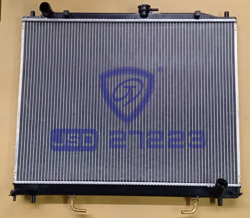 Auto Aluminum Parts Radiator OEM Mr404689 for Pajero V80 at Cooling System