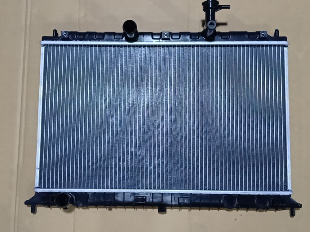 China Manufacturer Wholesale KIA Rio/Rio5′ 06-11 Mt Auto Parts Cooling System Aluminum Radiator