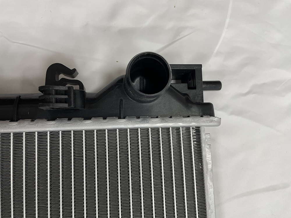for Chevrolet Aveo 1.6 Mt Auto Aluminum Radiator Made in China
